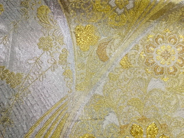  曲線に華紋・唐草・枝垂れ桜模様織出し袋帯